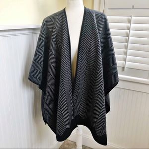 Ike Behar Reversible Chevron Print Fleece Cape OS